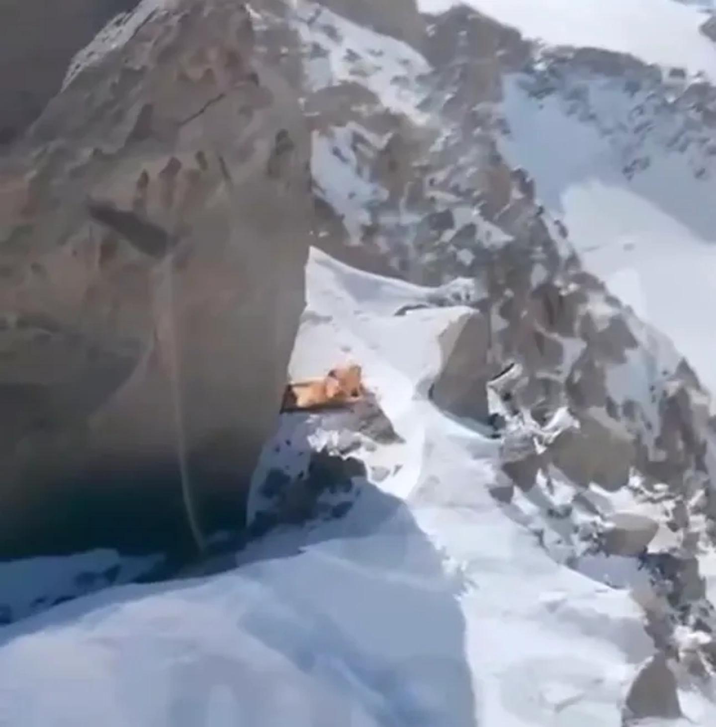 Rescuers Call Off Mission To Save Woman Stranded 22,000ft Up Mountain With Broken Leg For Over 10 Days